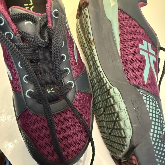 Kuru Hiking shoes 6.5 wide - Picture 1 of 4